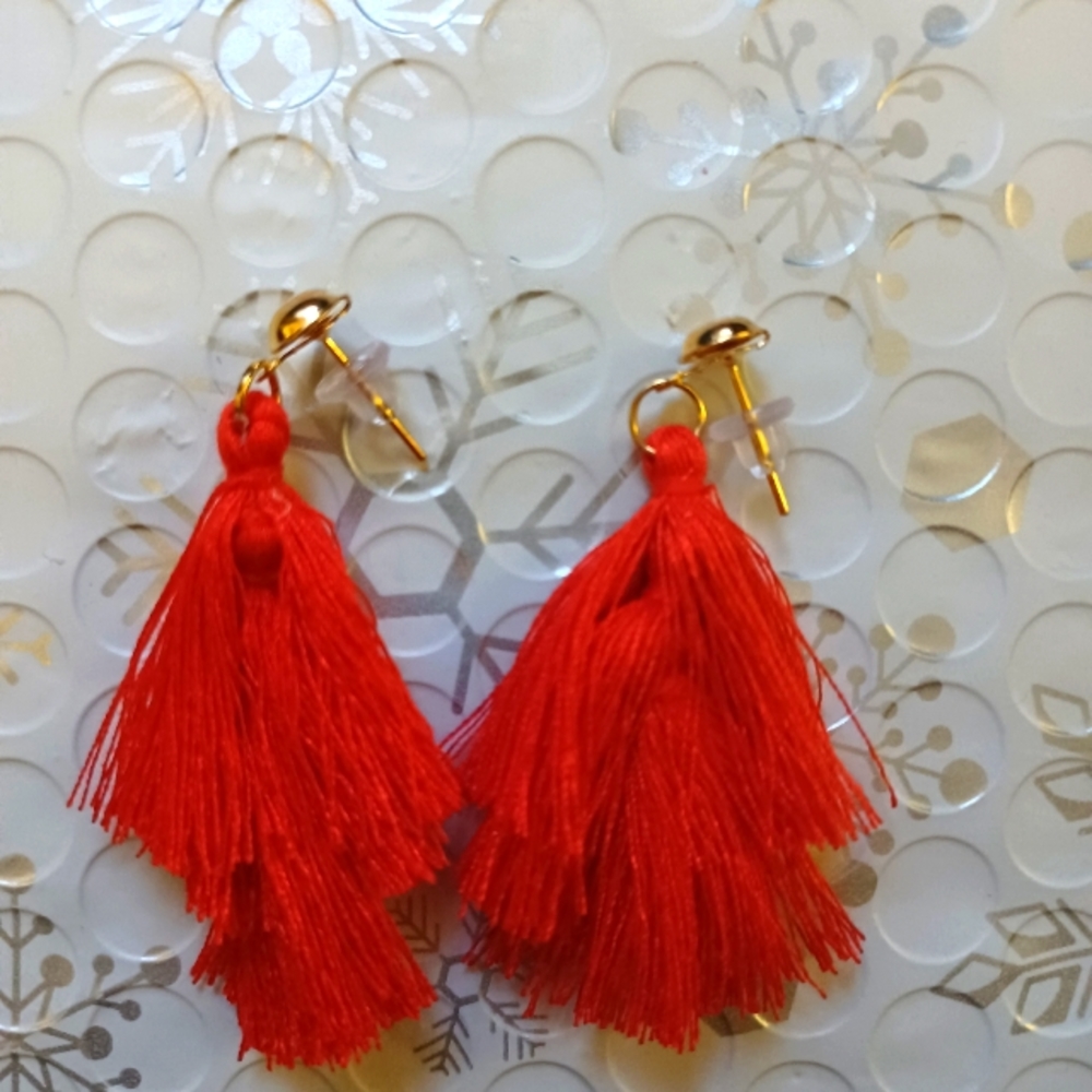Red multi-layer tassel earrings